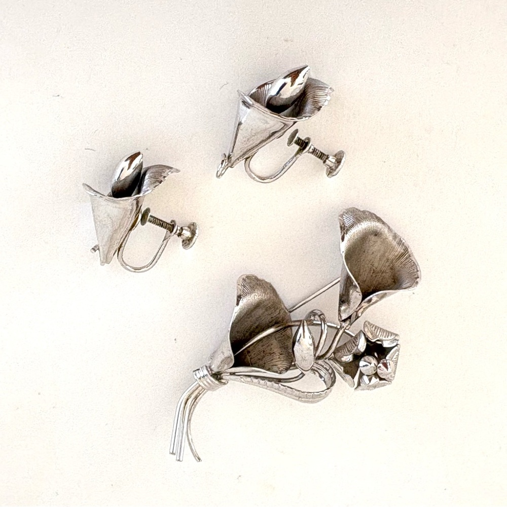 Sterling Silver 925 Floral Cala Lily Brooch & Earrings Jewelry Set